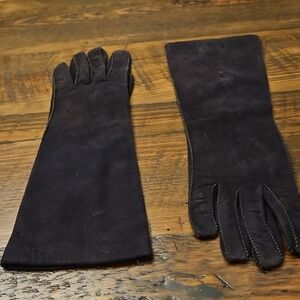 Vintage Superb Elegant Black Suede Ladie's Gloves